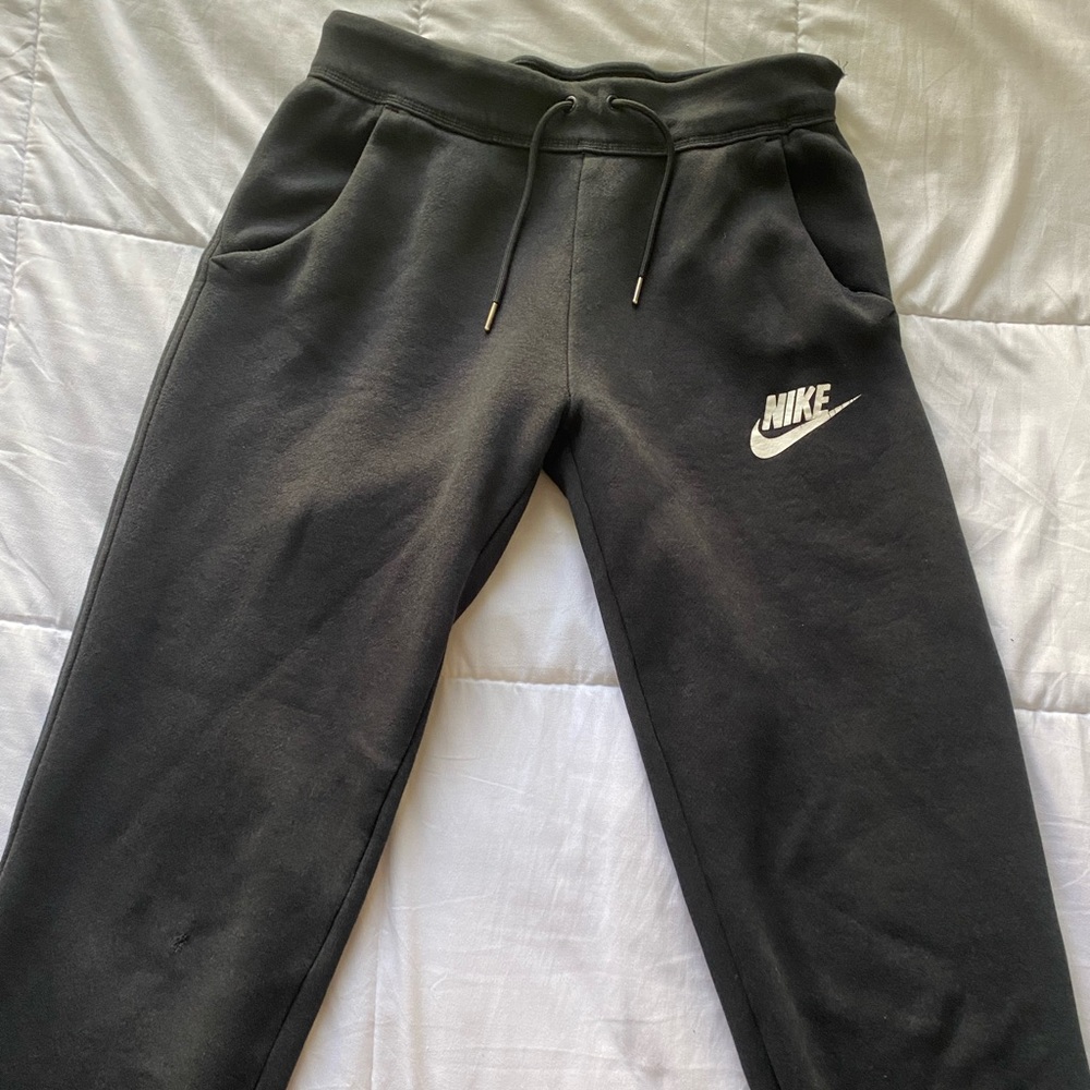 Black great condition Nike sweatpants